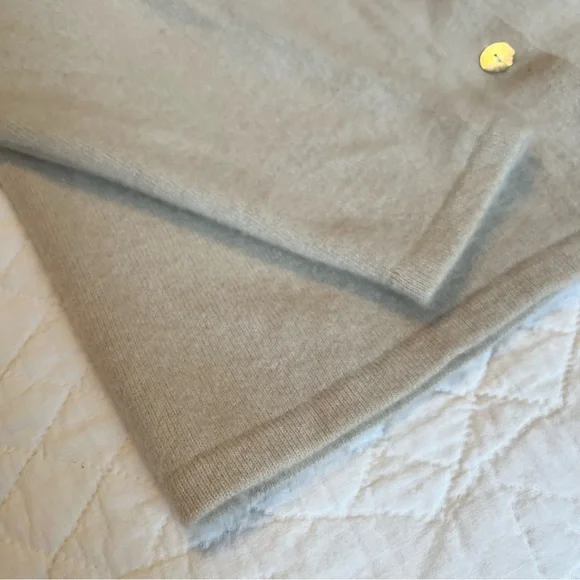 100% CASHMERE Vintage Precious Fibers Beige Oyster Button Cardigan Sweater M - Picture 8 of 16